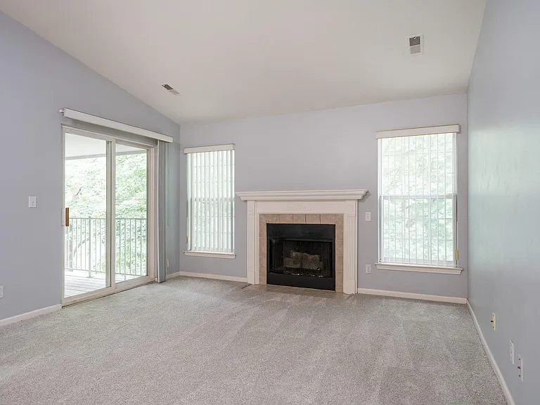 44770 Marigold Dr — Photo 4