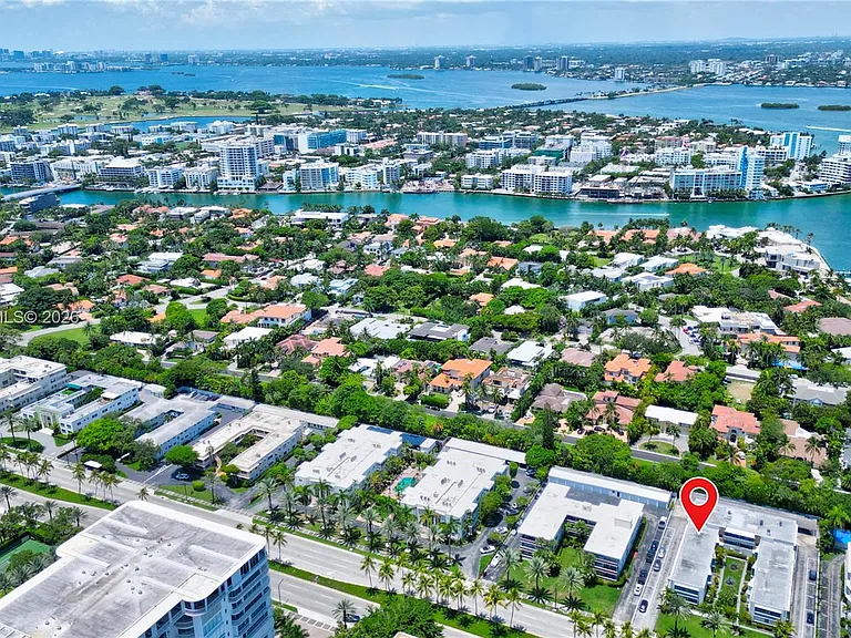 10178 Collins Ave #107 — Photo 2