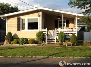 6 Hawks Nest Rd, Old Lyme, CT 06371