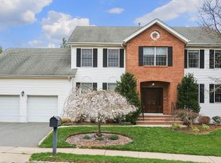 14 Magnolia Ln, Warren, NJ 07059