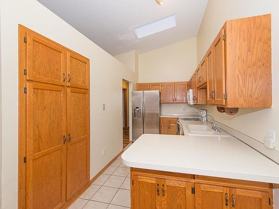 2nd image of 1046 Aston Cir