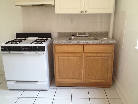 4th image of 2322 Grand Ave APT E3