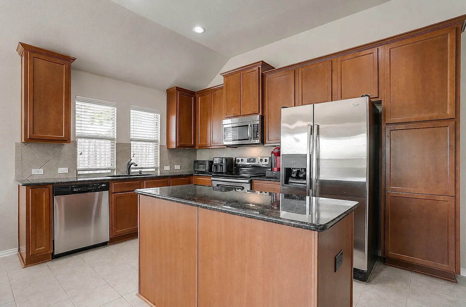3 bed, 1512 sqft, $2,300 — Photo 2