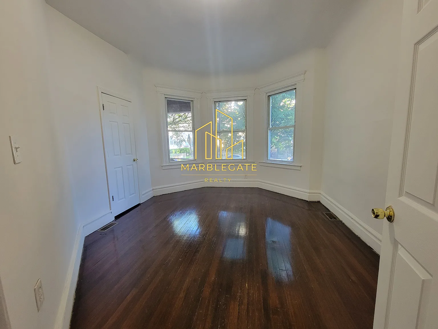 4 bed, 1150 sqft, $2,200 — Photo 3