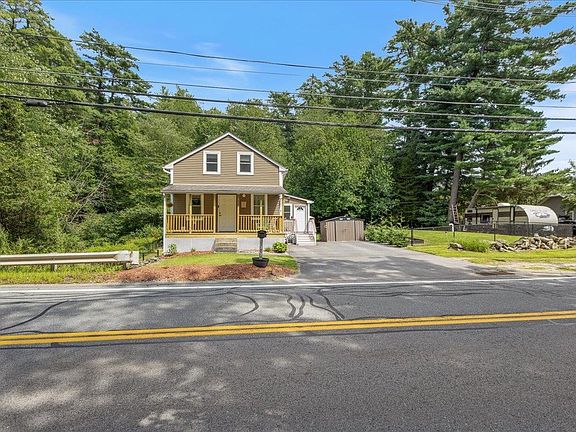 3rd image of 122 N Main Street