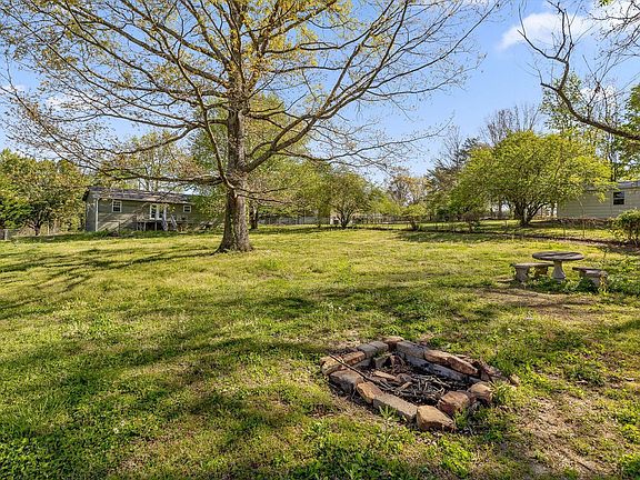 5th image of 70 Pinoak Rd