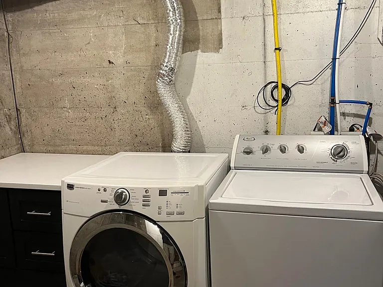 480 N 700 W — Photo 15