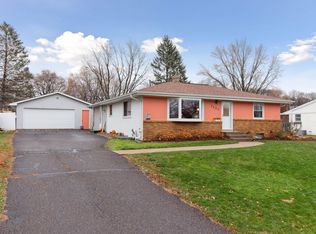 2660 Matilda St, Roseville, MN 55113