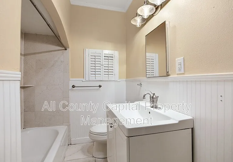 1601 W 29th St #1601 — Photo 13