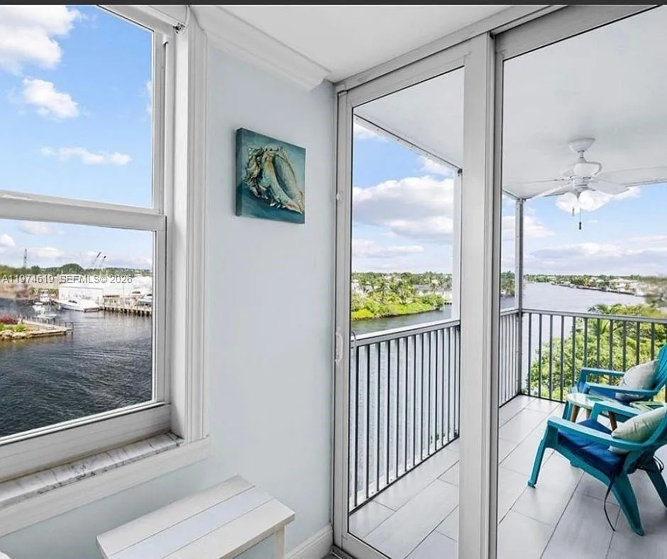Building Photo - 1505 N Riverside Dr #505