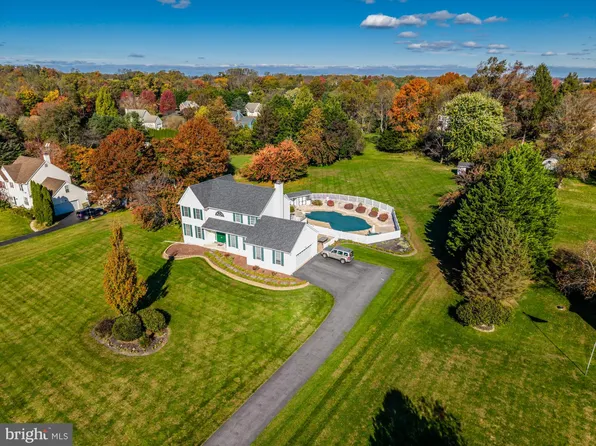 7 Morningmist Ln, Oxford, PA 19363