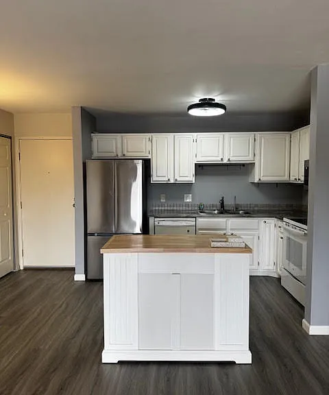 10441 Greenbrier Rd #318 — Photo 1