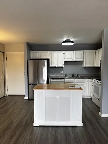 10441 Greenbrier Rd #318 Photo 1