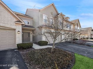 2703 Cobblestone Dr #B, Prairie Grove, IL 60012