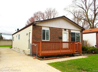 28793 Groveland St, Madison Heights, MI 48071