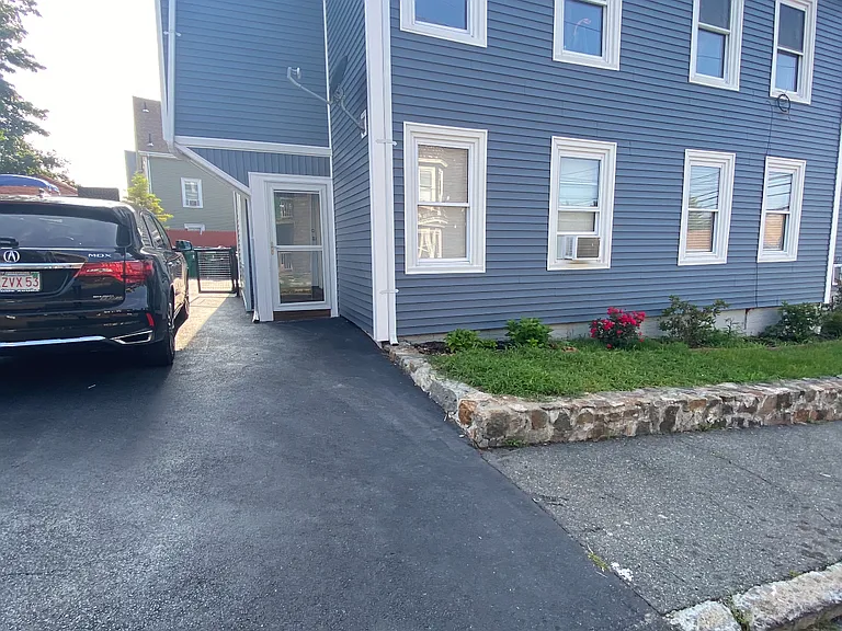 660 Boston St #1 — Photo 4