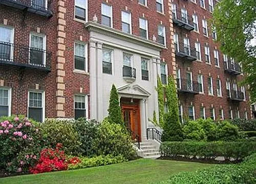 Photo 2 of 21 - 1842 Commonwealth Ave #2 - Brighton, MA Building Photo - 1842 Commonwealth Ave #2