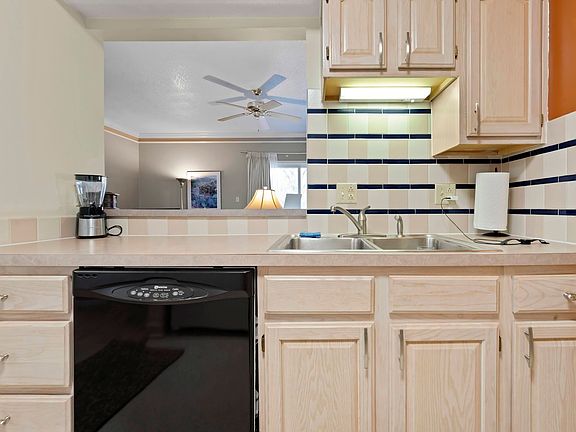 5th image of 5206 Foster St #10959149