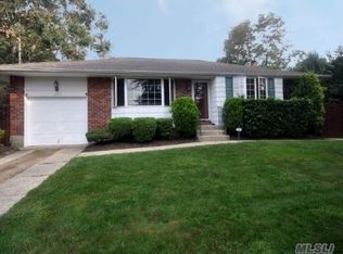 217 Cedarwood St, Islip Terrace, NY 11752