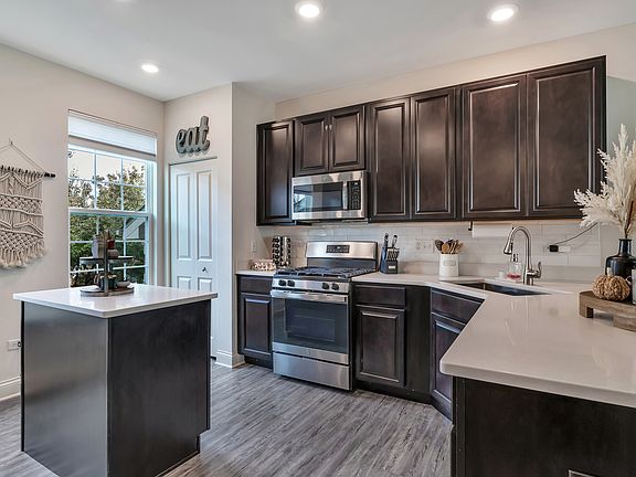 3rd image of 9008 Disbrow St #9008