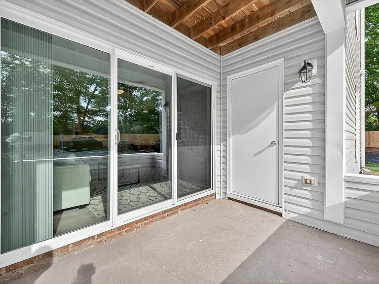The Grove Apartments — Photo 23