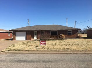 1008 N 8th St, Fairview, OK 73737