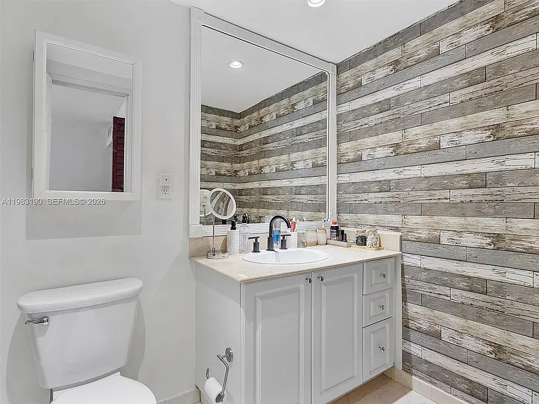 10350 W Bay Harbor Dr #4V — Photo 13