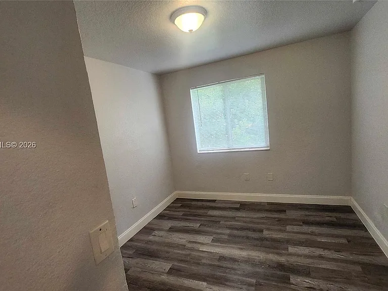 14004 NE 2nd Ave #14004 — Photo 9