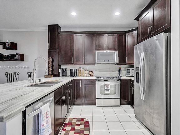 2nd image of 652 Stanton Dr