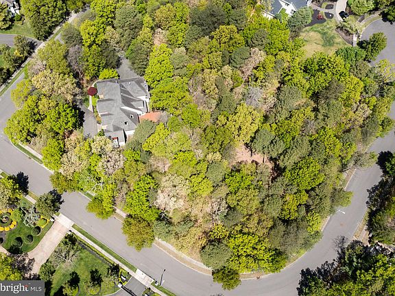 5th image of 17 Fairway Dr