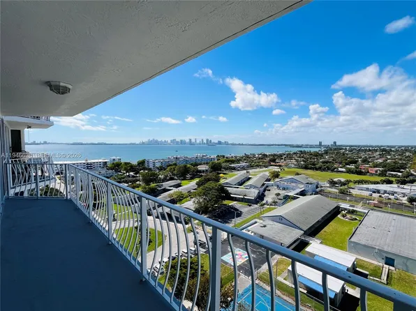 7601 E Treasure Dr, North Bay Village, FL