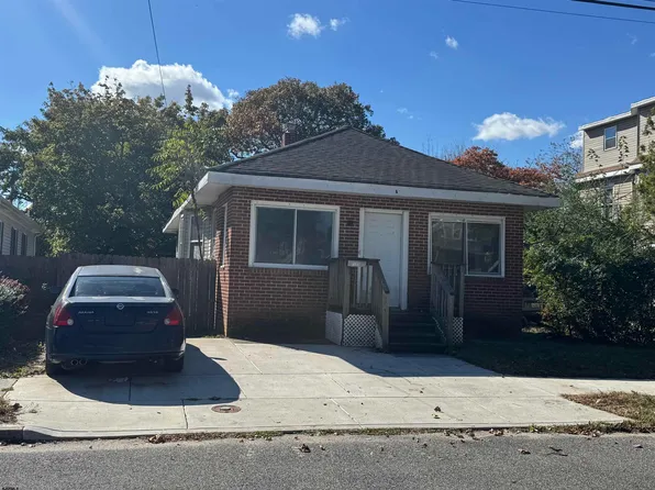 135 W Edgewater Ave, Pleasantville, NJ 08232