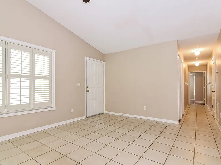 23033 Clearwater Pl — Photo 4