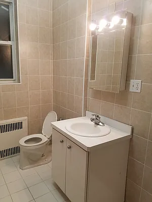 Rented by Max & Associates Realty Corp | media 13