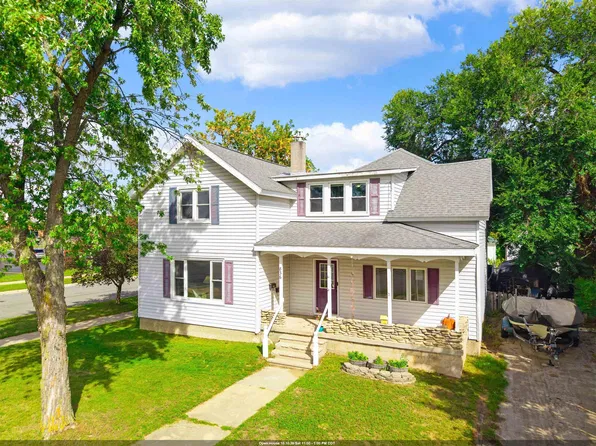 836 Main St, Marinette, WI 54143