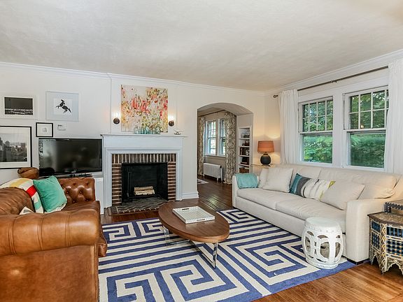 3rd image of 7 Holland Pl