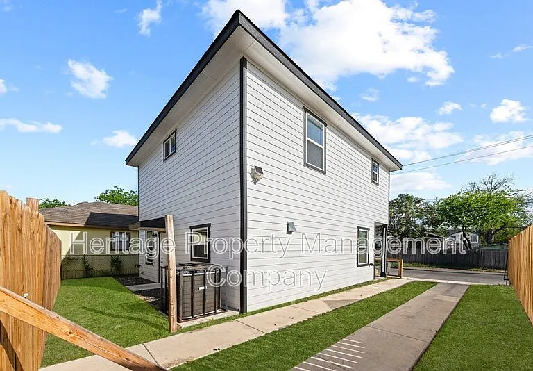 323 Gabriel #1-unit 101 — Photo 29