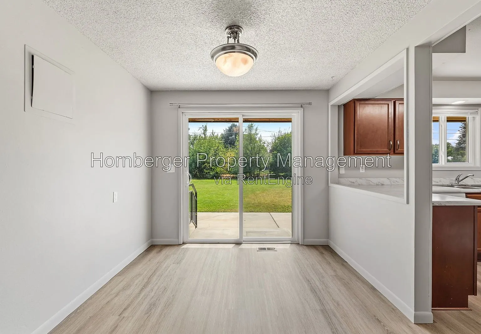 3 bed, 1.5 bath, 1824 sqft, $2,000 — Photo 4