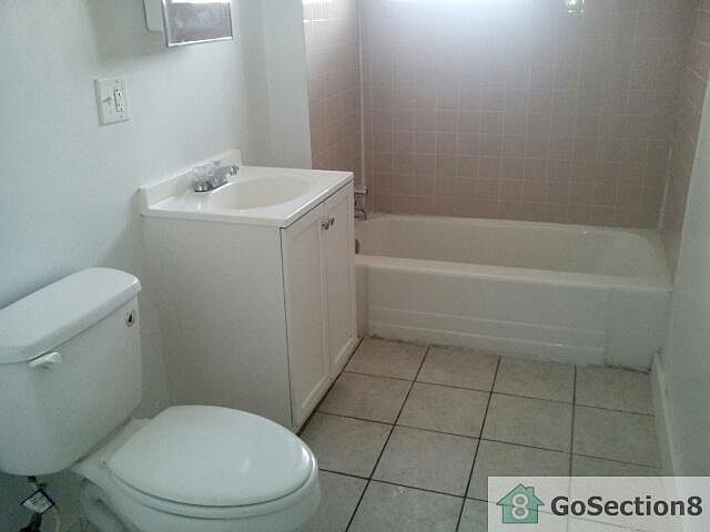 2nd image of 7654 S Peoria St #2