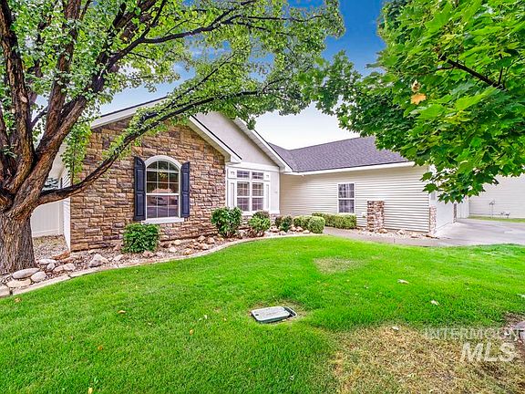 3rd image of 743 Suncrest Ct