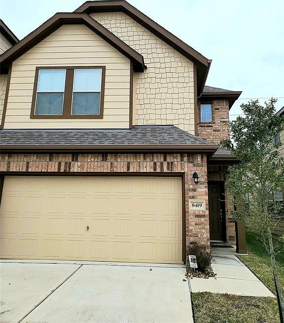 1st image of 8419 Hawthorn Valley Ln
