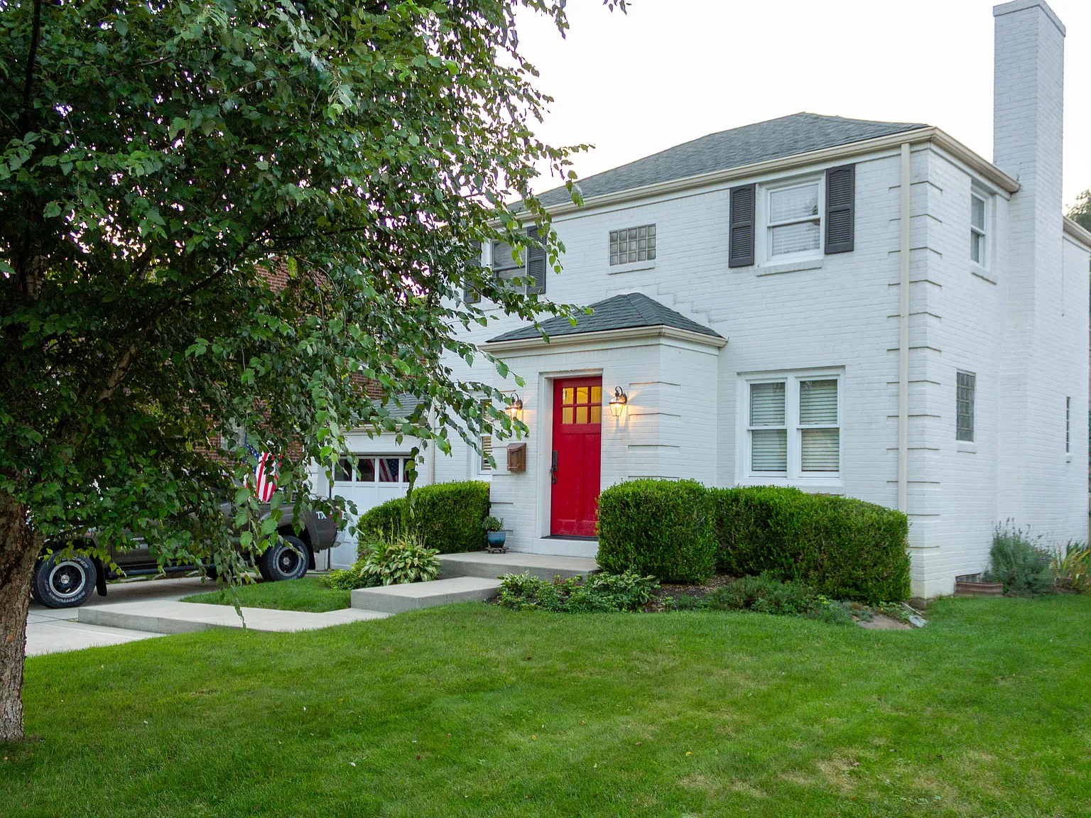 3 bed, 1242 sqft, $2,500 — Photo 2