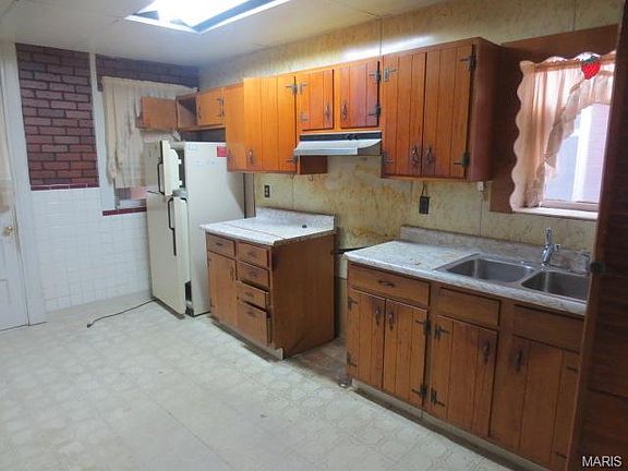 4th image of 4235 Red Bud Ave