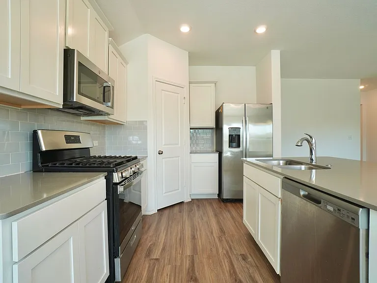 10709 Steinbeck Dr — Photo 8