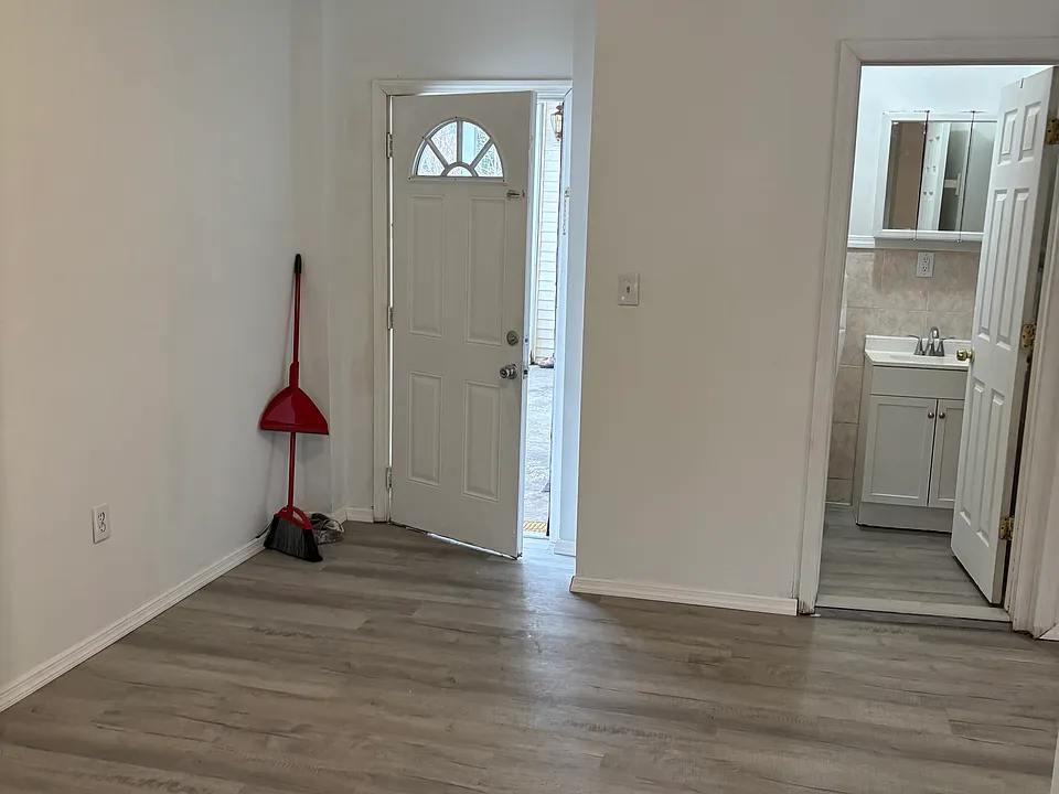 516 Main St