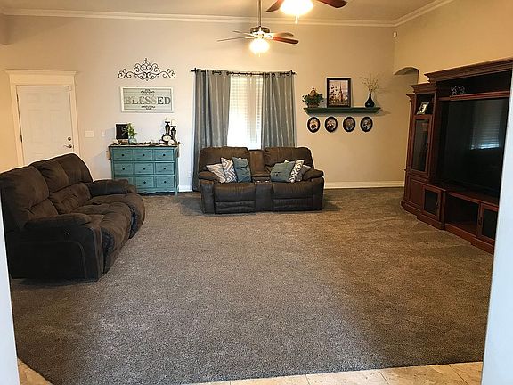 5th image of 679 N Diamond Springs Dr