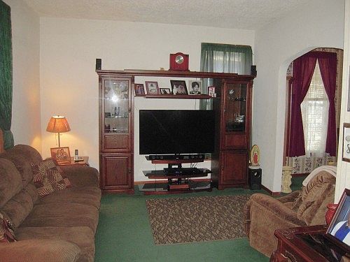 4th image of 126 Lawndale Ave