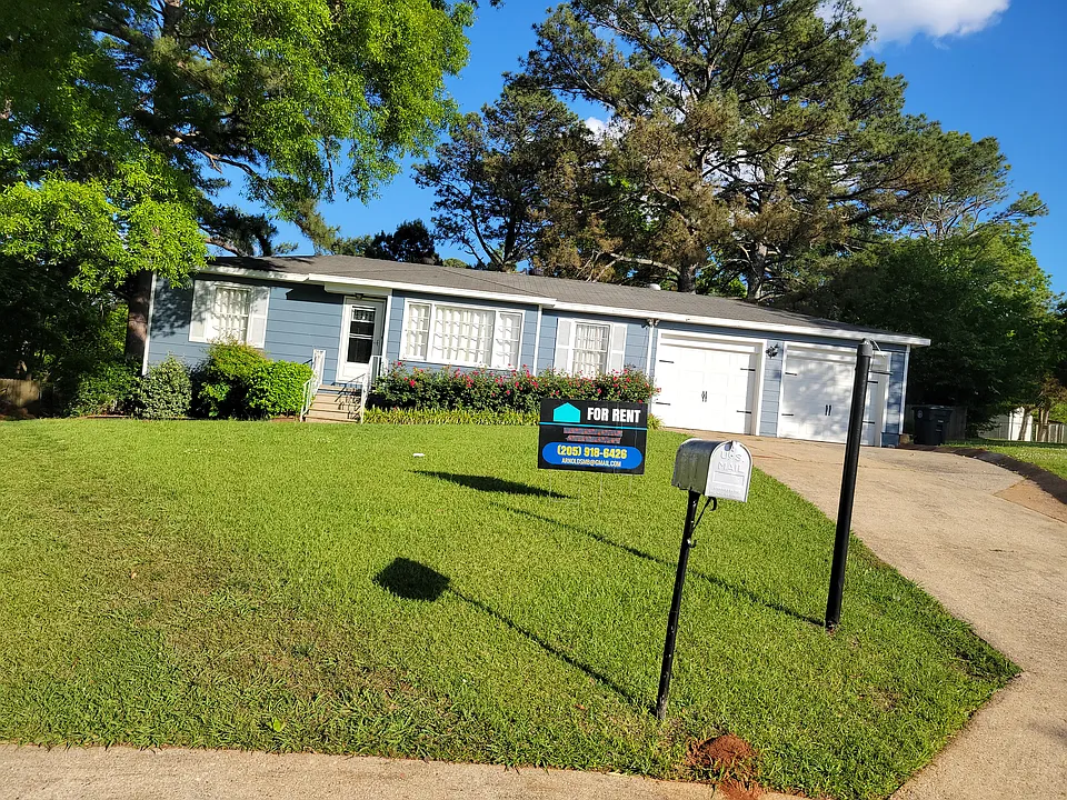 737 Jackson Cir