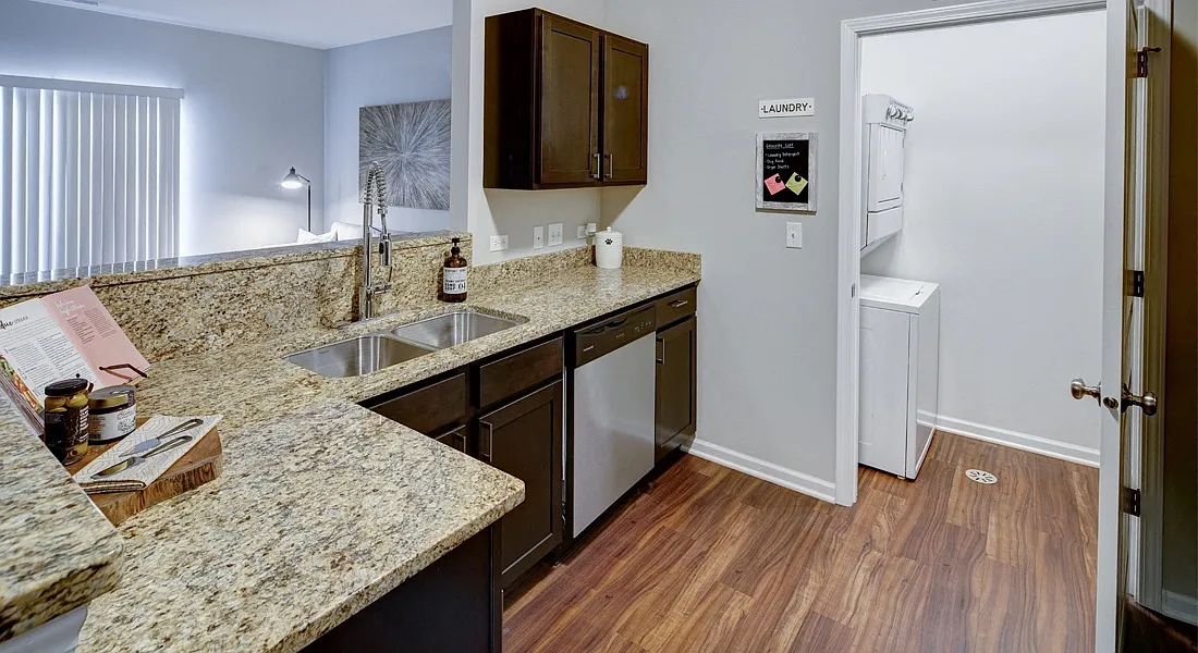 Algonquin Square Apartment Homes — Photo 3