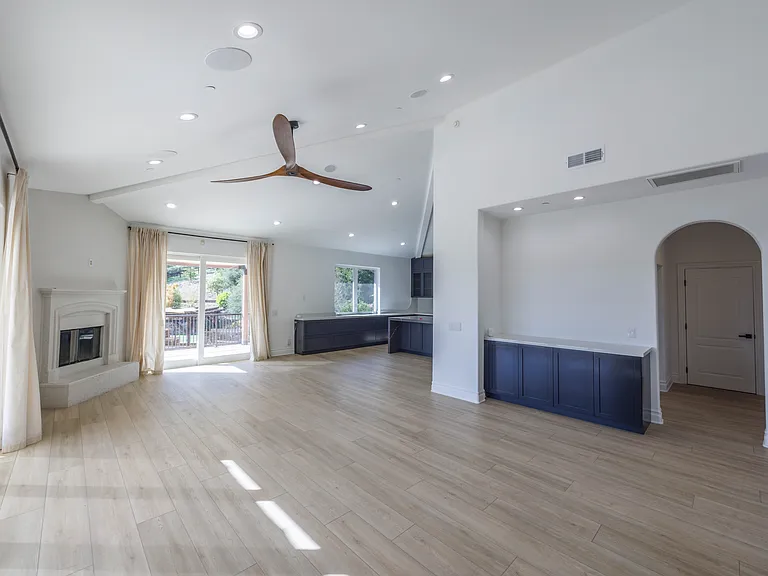 6029 Fairview Pl — Photo 32
